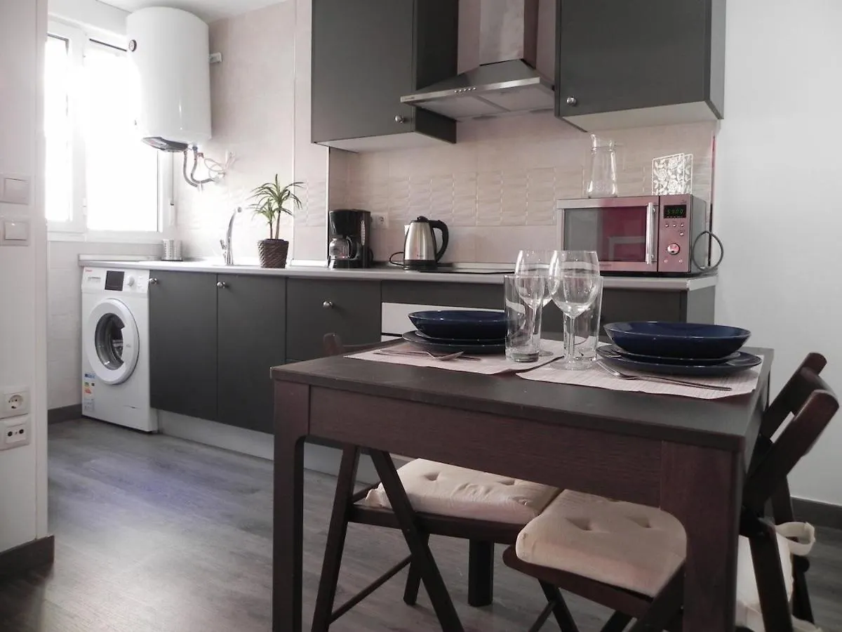 Holidays2Malaga Reyna Manescau Apartments- Zona Huelin & 450 Mts De La Playa 0*, Malaga