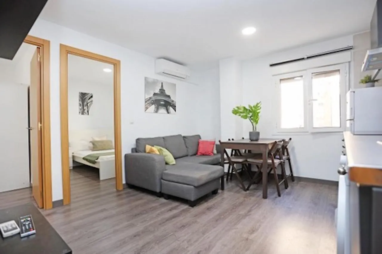 Holidays2Malaga Reyna Manescau Apartments- Zona Huelin & 450 Mts De La Playa 0*, Malaga Spain